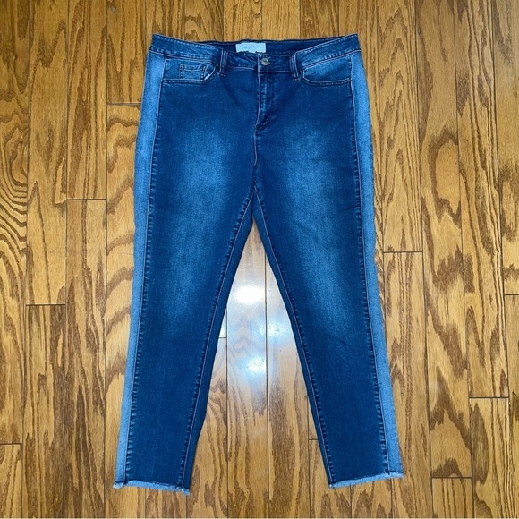 Libby Edelman Blue Two-Tone Cropped Frayed Hem Jeans Size 16 - Picture 1 of 9